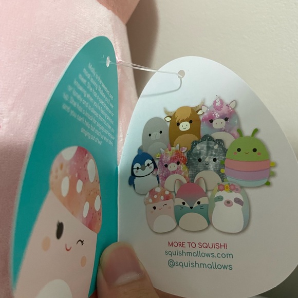 8 inch Molly mushroom squishmallow pink - Picture 4 of 4